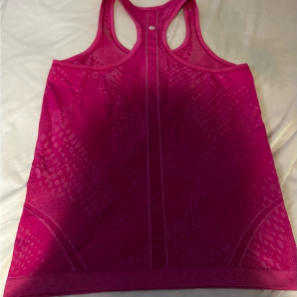 Lululemon Athletica - Picture 4 of 5